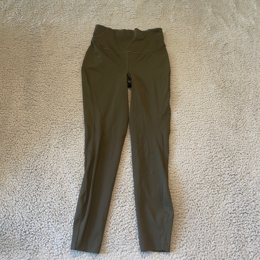 Lululemon Base Pace High-Rise Running Tight 24"
Army Green size 4